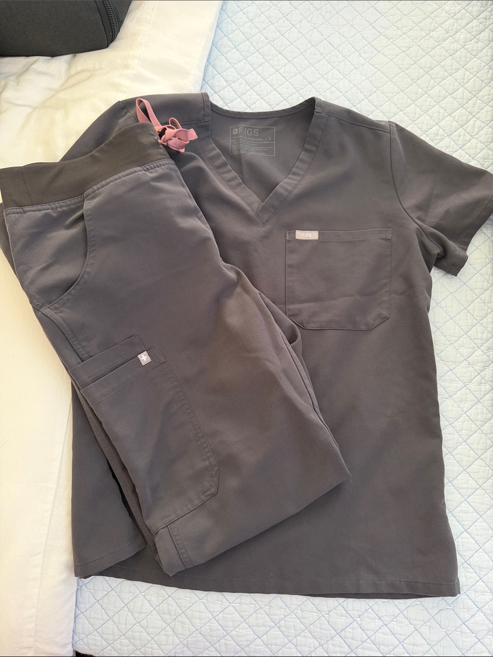 Figs Scrub Set in Charcoal with Pink Drawstring